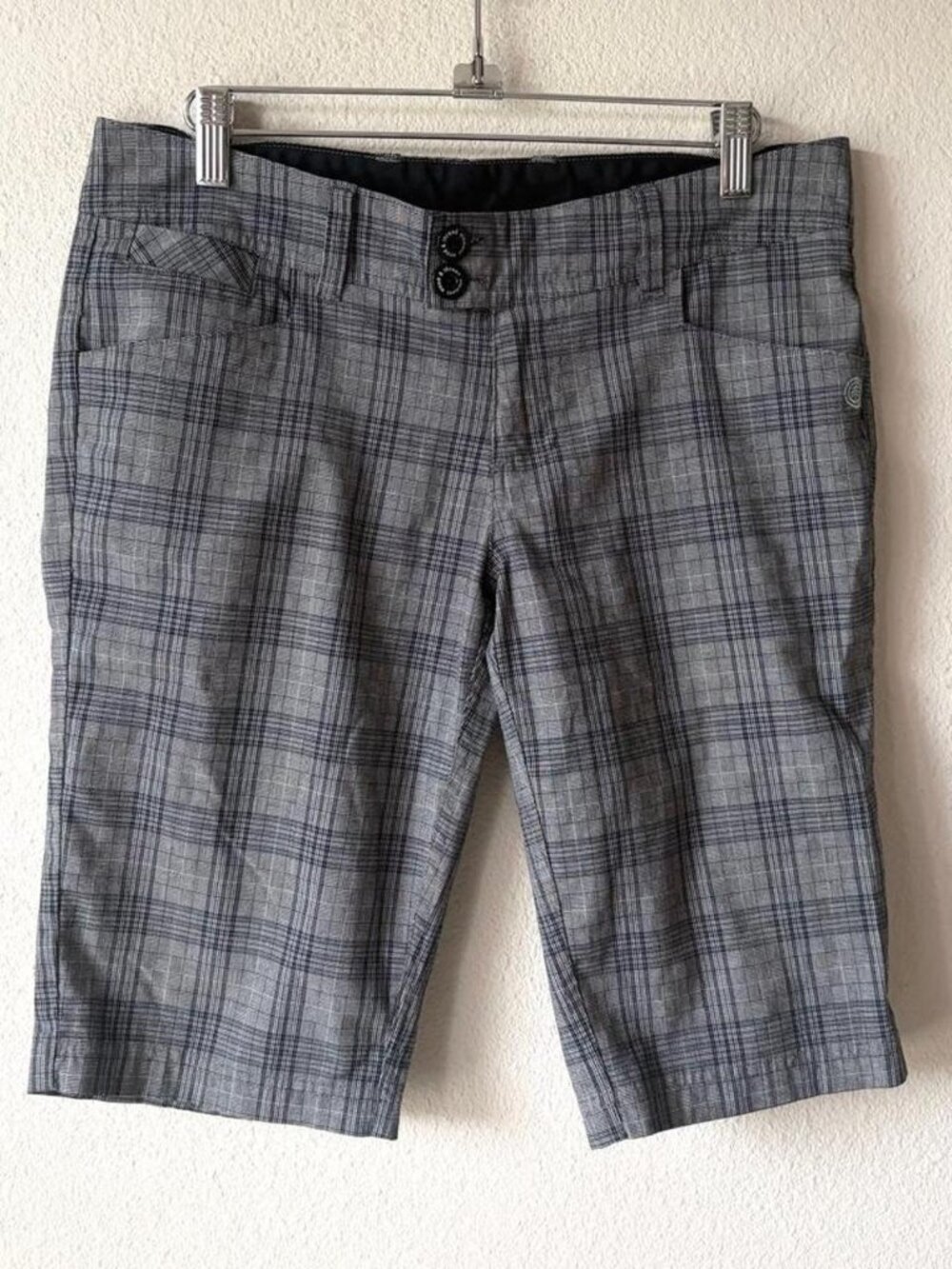 Element Skateboards Women's Size 5 Bermuda Shorts y2k 2000s